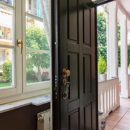 Apartment At 128 : Little Garden In The Turin