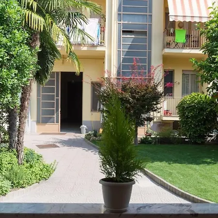 At 128 : Little Garden In The * Turin