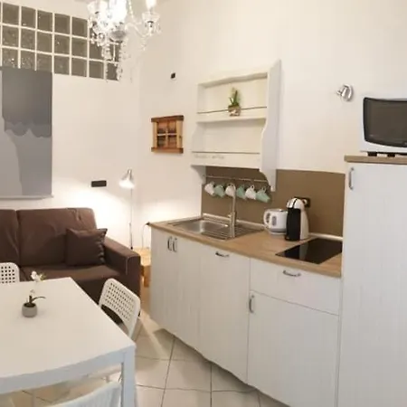 Appartamento At 128 : Little Garden In The