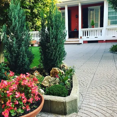 Appartamento At 128 : Little Garden In The *